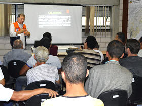 associaes de moradores recebem informaes detalhadas sobre o trabalho feito pela Defesa Civil - Foto: Marcelo Roza