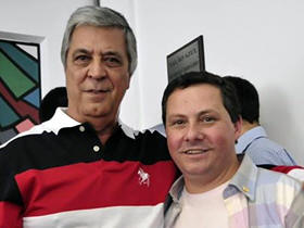 Prefeito Mrio Tricano com o vice e secretrio de administrao, Sandro Dias - Foto: Facebook