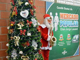 Mercado Popular dcorado para o Natal - Foto: AsCom PMT