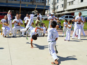 Aulo de capoeira na Praa Olmpica - foto: PMT