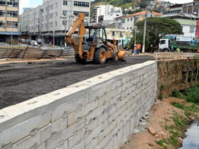 Obra para reconstruir o trecho da Rua Manuel Madruga - Foto: PMT
