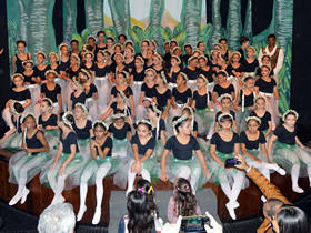 Alunas do curso de bal encantam plateia - foto: Jorge Maravilha