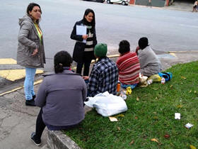 Abordagem social de pessoas em situao de rua - Foto: AsCom PMT