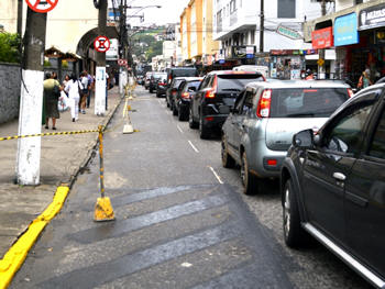 Trecho sinalizado da Delfim Moreira onde é proibido parar e estacionar - Foto: AsCom PMT
