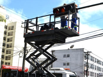 Os novos sinais de trânsito estão substituindo equipamentos da década de 90 - Foto: Divulgação