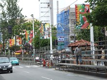 Arquibancadas esto montadas por toda a passarela do Samba, a Av. Lucio Meira - Foto: Portal Ter