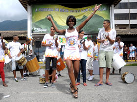 Bateria Tigres da Serra anima ensaio de blocos - Foto: Roberto Ferreira