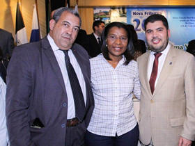 Marcos Jaron, deputada Rosngela Gomes e o ministro Jorge de Lima - Foto: divulgao
