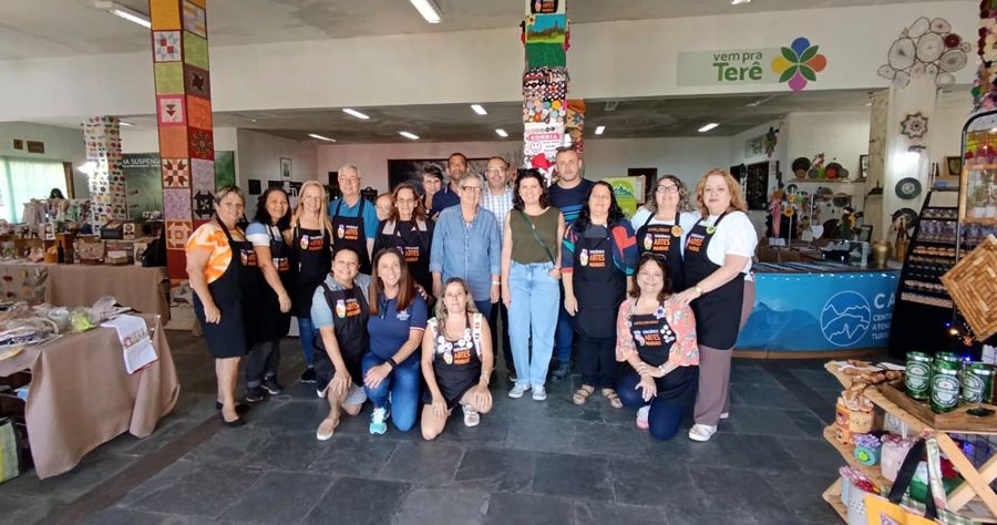 Equipe no Centro de Atendimento ao Turista, no Soberbo - Foto: AsCom PMT