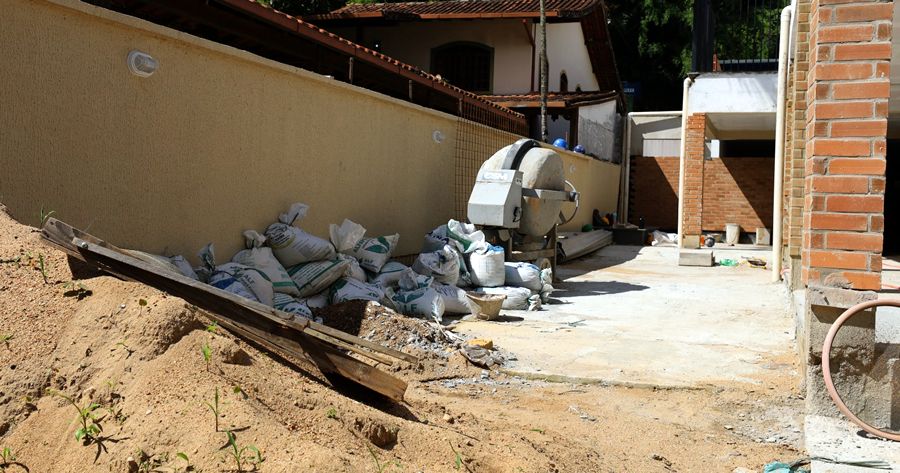 Obra paralisada na Escola Municipal Maçom Lino Oroña - Foto: AsCom PMT